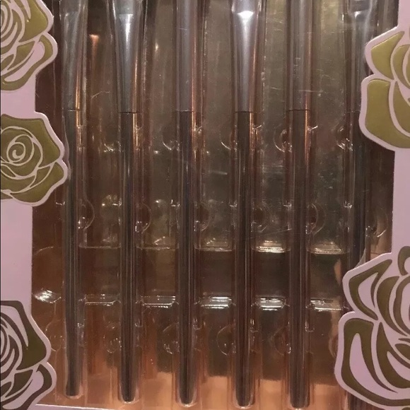 Ellen Tracy Complete Eye Brush Collection 6 Pieces - Picture 4 of 7